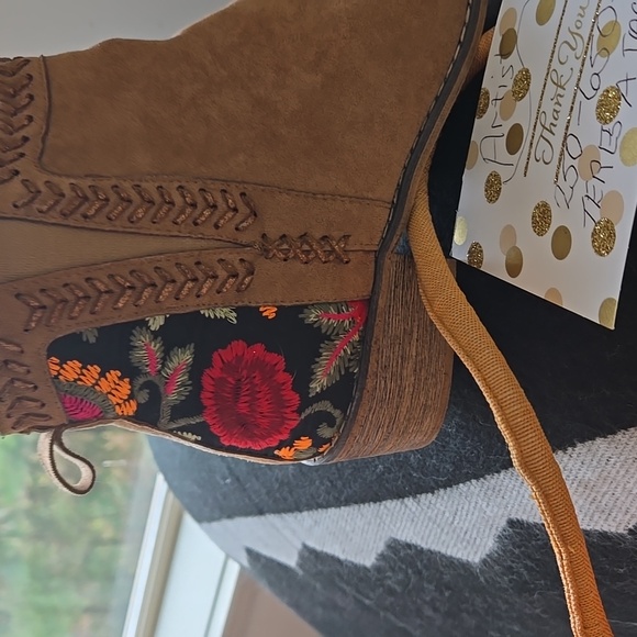 Very cool boots! Literally! No toe boots so,stylish to show off your $100 Pedi - Picture 3 of 9